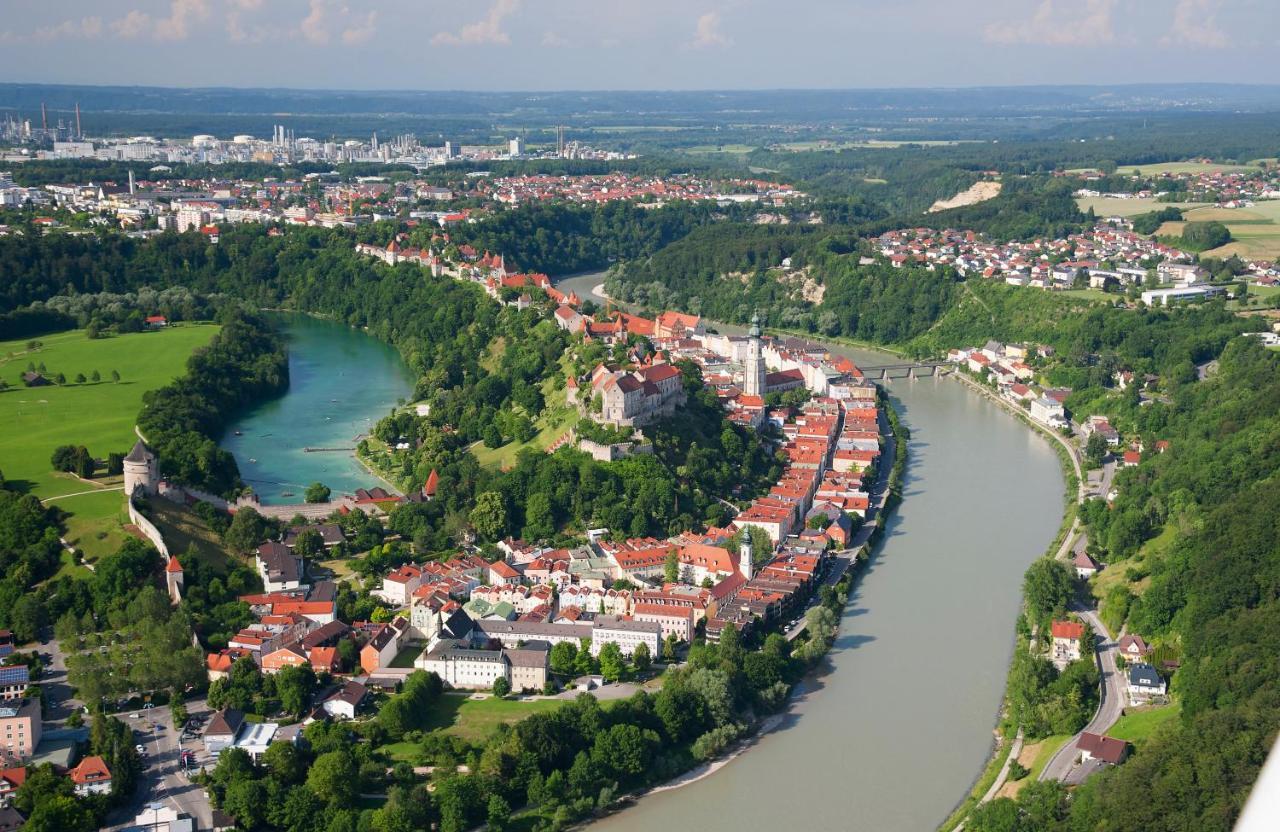 Gartenhotel Salzach 부르크하우젠 외부 사진