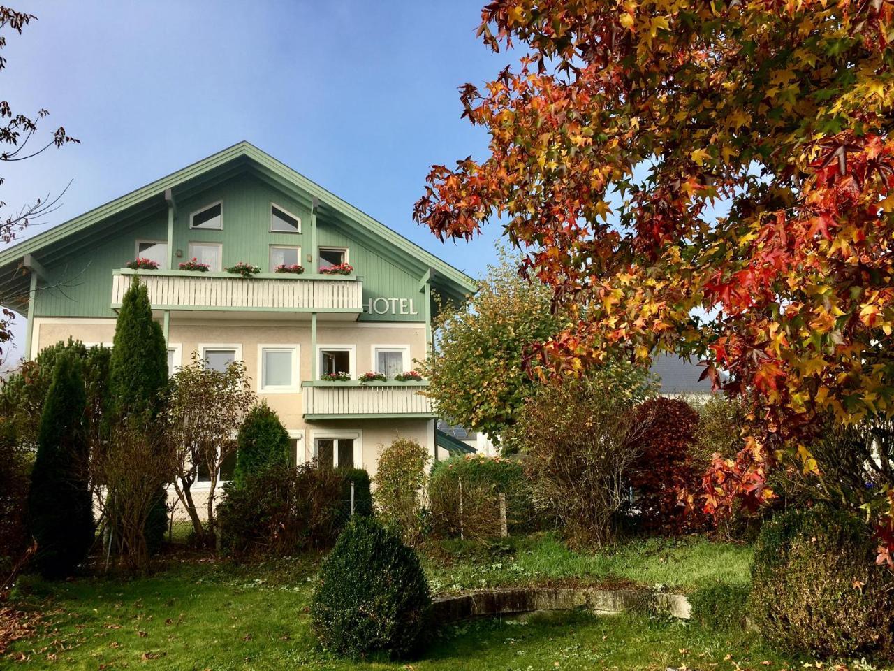 Gartenhotel Salzach 부르크하우젠 외부 사진