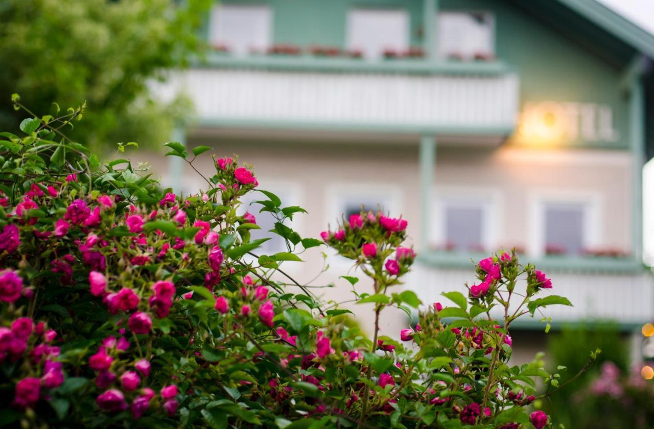 Gartenhotel Salzach 부르크하우젠 외부 사진